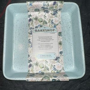 The Bake Shop Cake pan